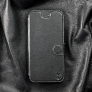 Etui ze skóry naturalnej do Apple iPhone 13 Pro - wzór Black Leather